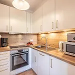 Fewo1846 - Gluecksstern - Komfortable 2-zimmer-wohnung Mit Balkon Im 5 Og 아파트